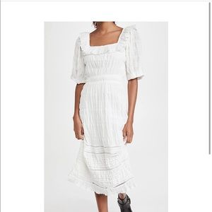 En Saison simple White dress with square neckline